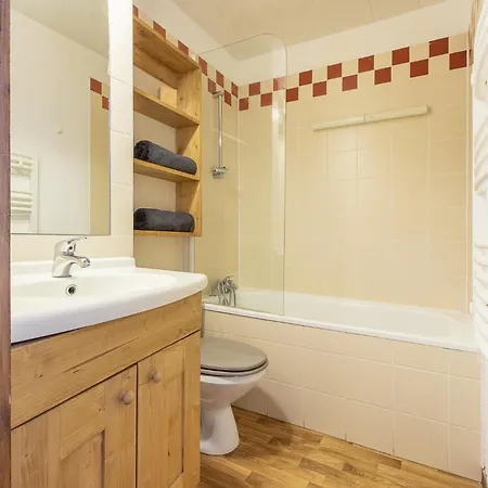 Apartament & Aux Pieds - *